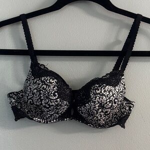 Elegant Ambrielle Black and White Bra
